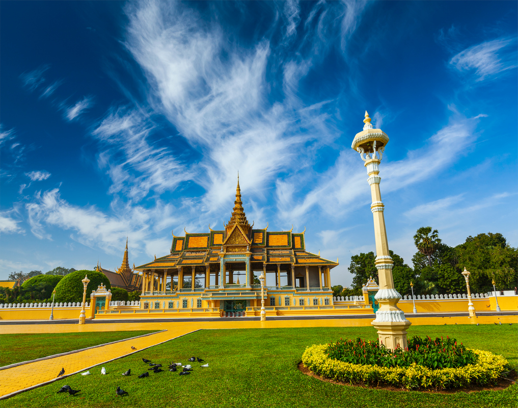 royal-palace-complex-in-phnom-penh