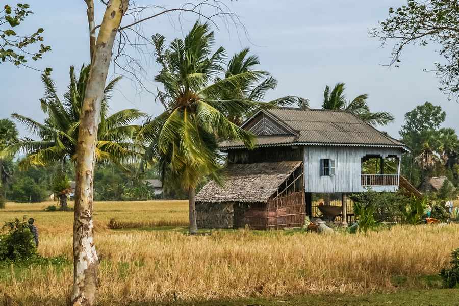 village-house-in-cambodian-countryside
